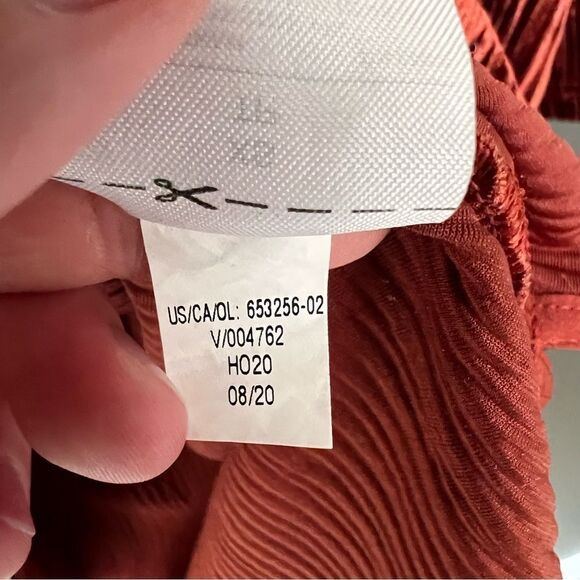 Banana Republic Crinkle Velvet Top | Size XS *top only* - Picture 8 of 11